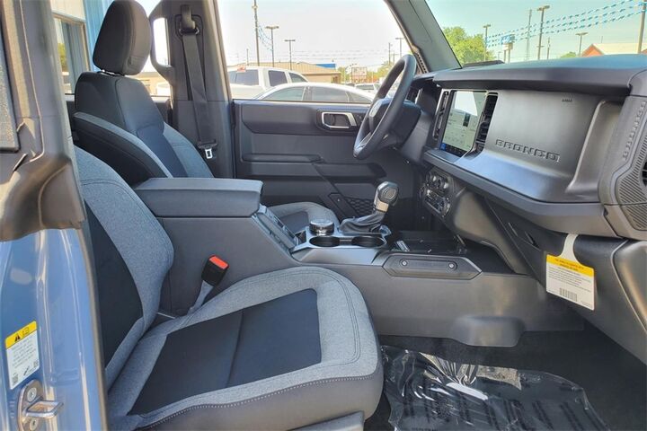 2025 Ford Bronco Base  TX