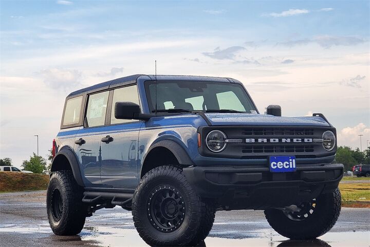 2025 Ford Bronco Base  TX