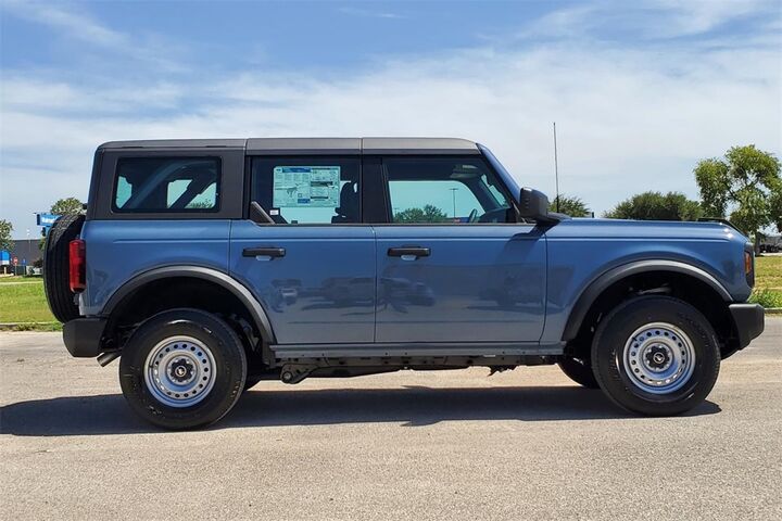 2025 Ford Bronco Base  TX