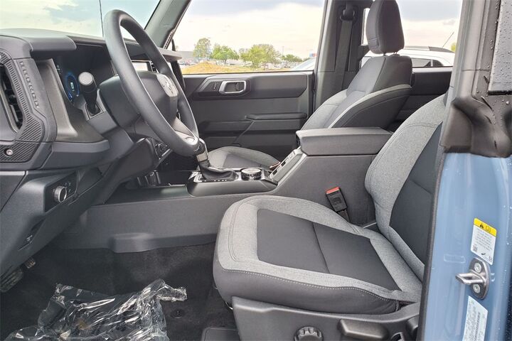 2025 Ford Bronco Base  TX