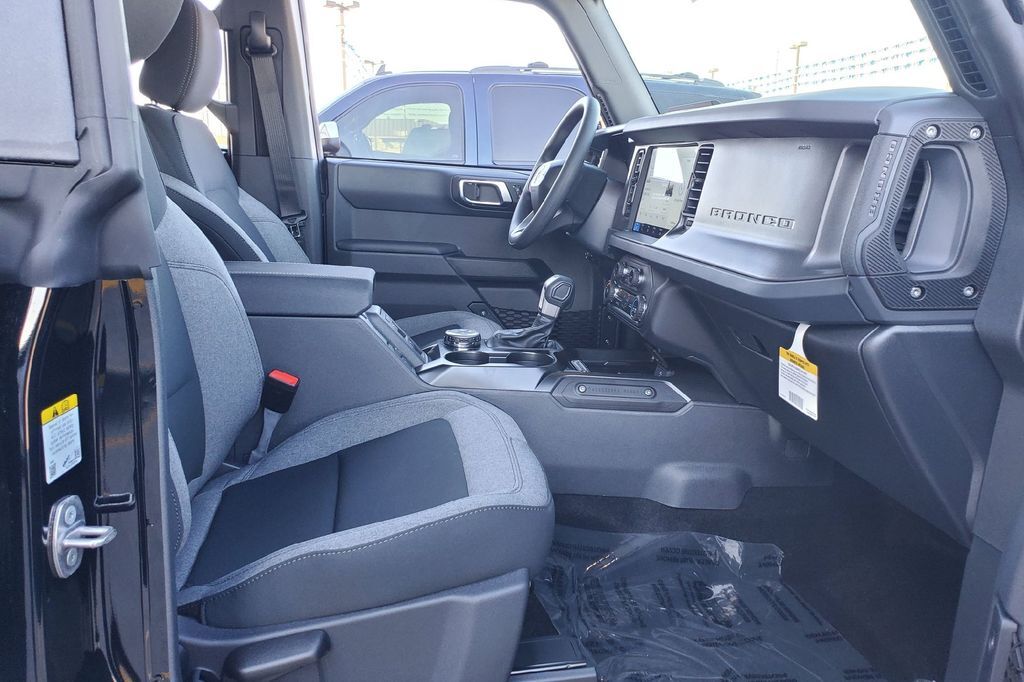 2025 Ford Bronco Base Hondo TX