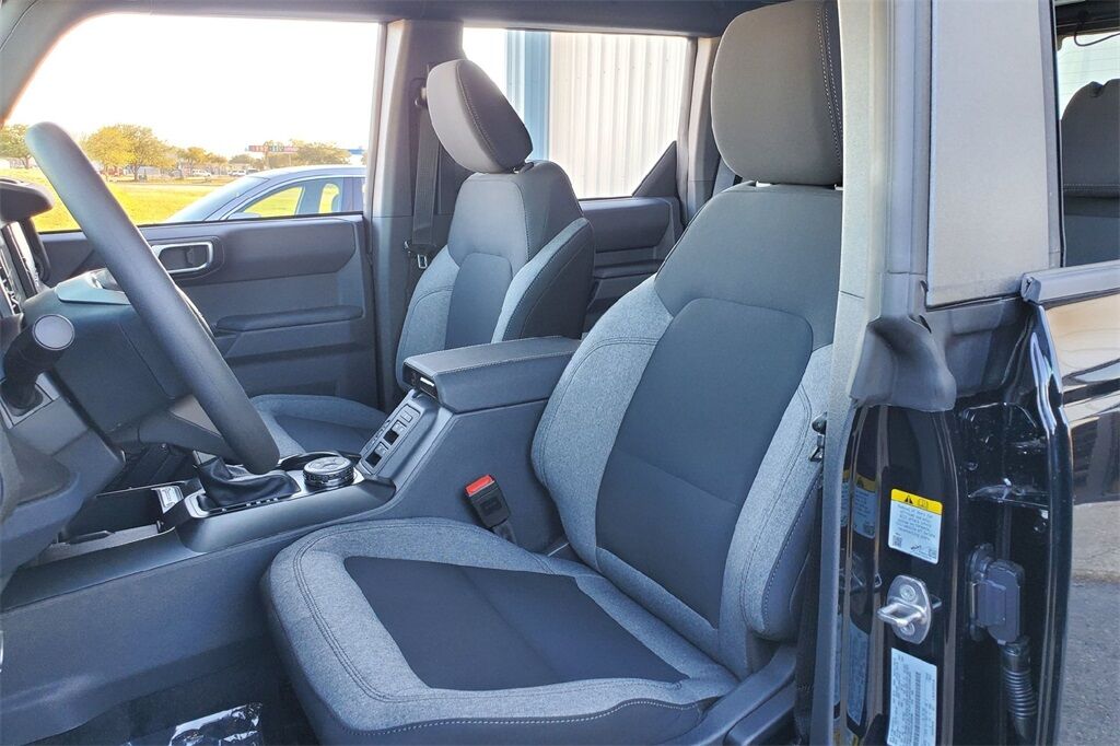 2025 Ford Bronco Base Hondo TX