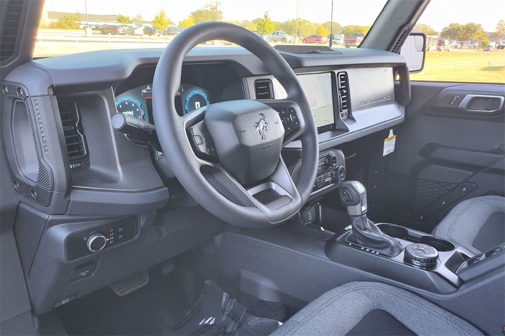 2025 Ford Bronco Base Hondo TX