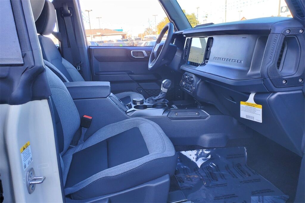 2025 Ford Bronco Base Hondo TX