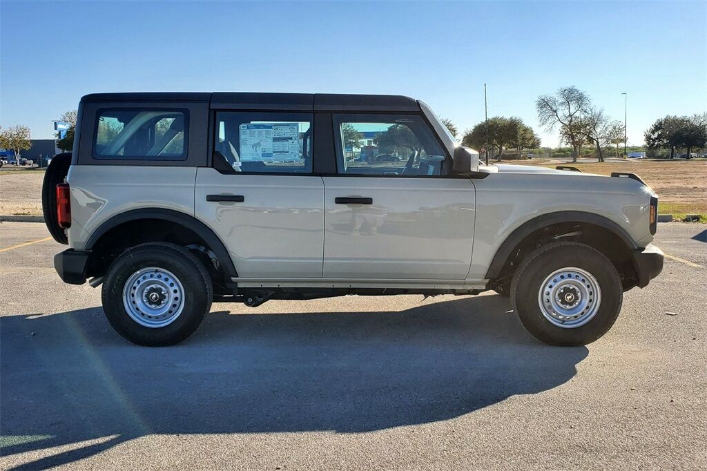 2025 Ford Bronco Base Hondo TX