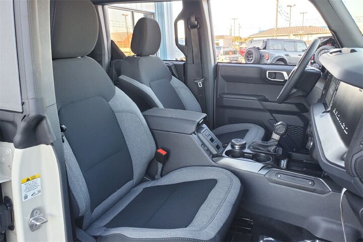 2025 Ford Bronco Base  TX