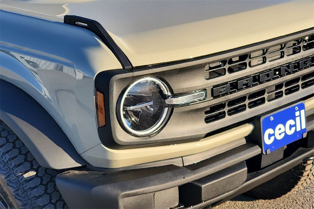 2025 Ford Bronco Base