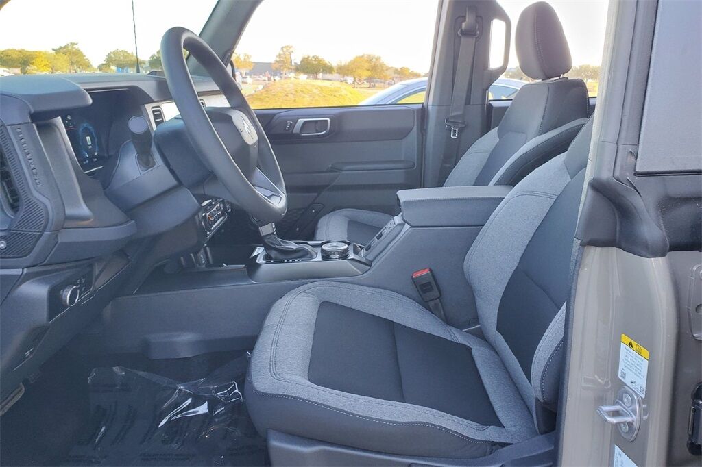 2025 Ford Bronco Base Hondo TX