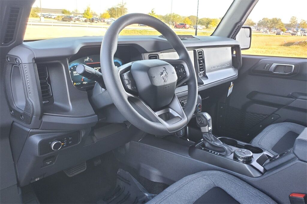2025 Ford Bronco Base Hondo TX