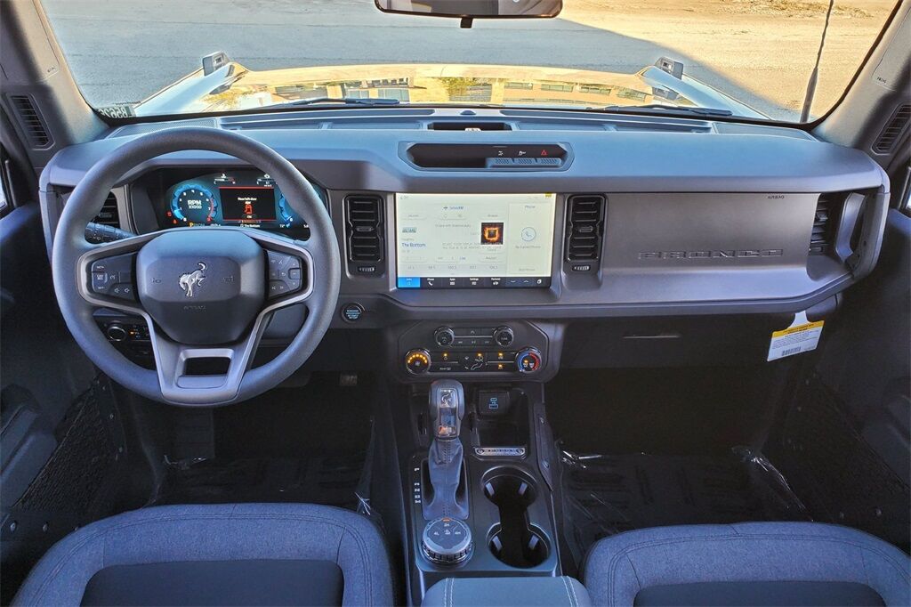 2025 Ford Bronco Base Hondo TX