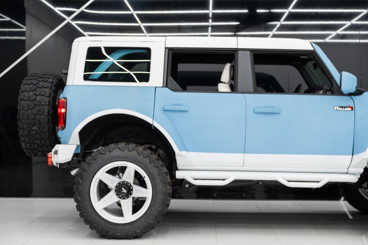 2025 Ford Bronco Base photo 4
