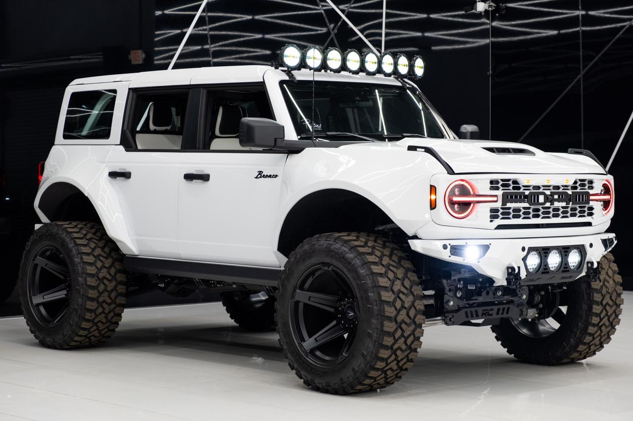 2025 Ford Bronco Base 4 Door 4x4