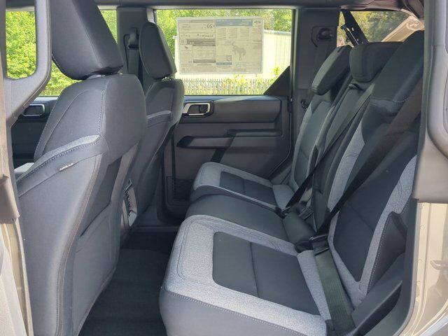 2025 Ford Bronco Base Appleton WI