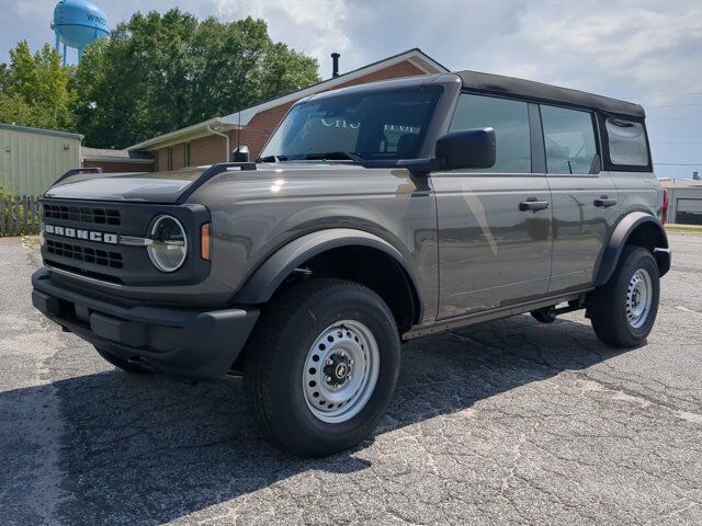 2025 Ford Bronco Base Appleton WI