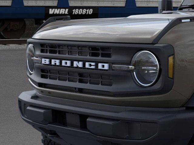 2025 Ford Bronco Base Appleton WI