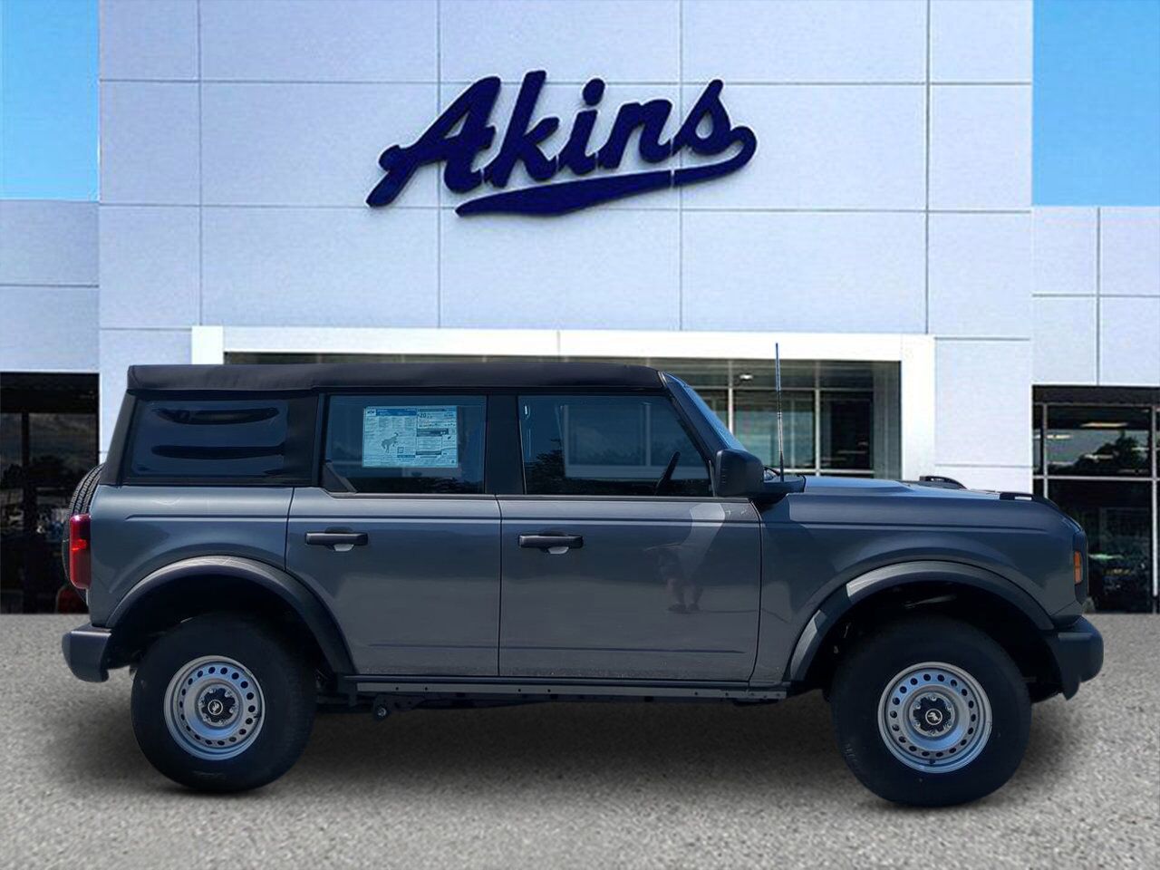 2025 Ford Bronco Base