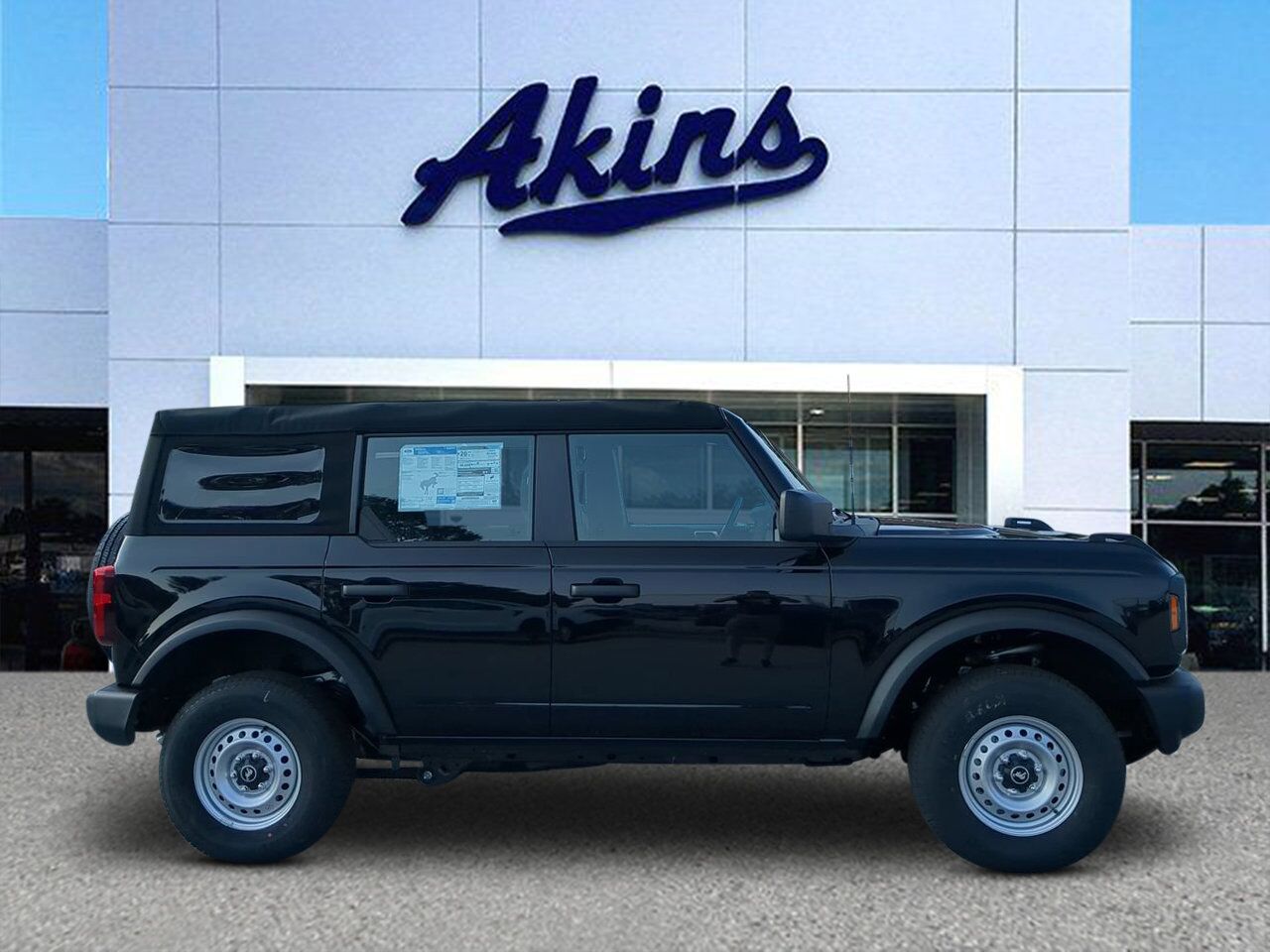 2025 Ford Bronco Base