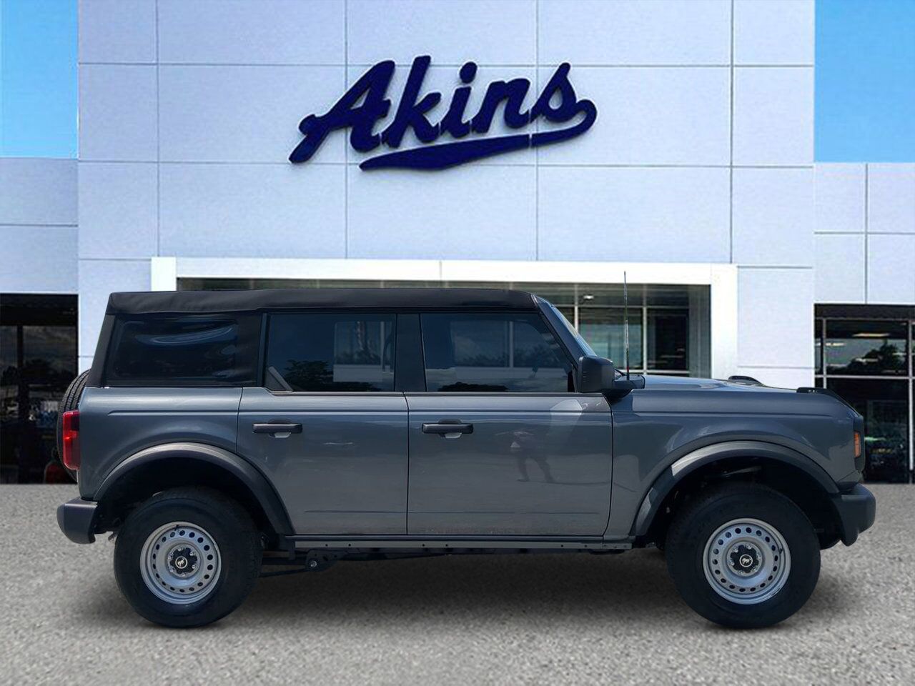 2025 Ford Bronco Base