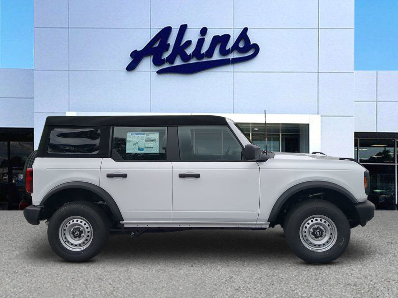 2025 Ford Bronco Base