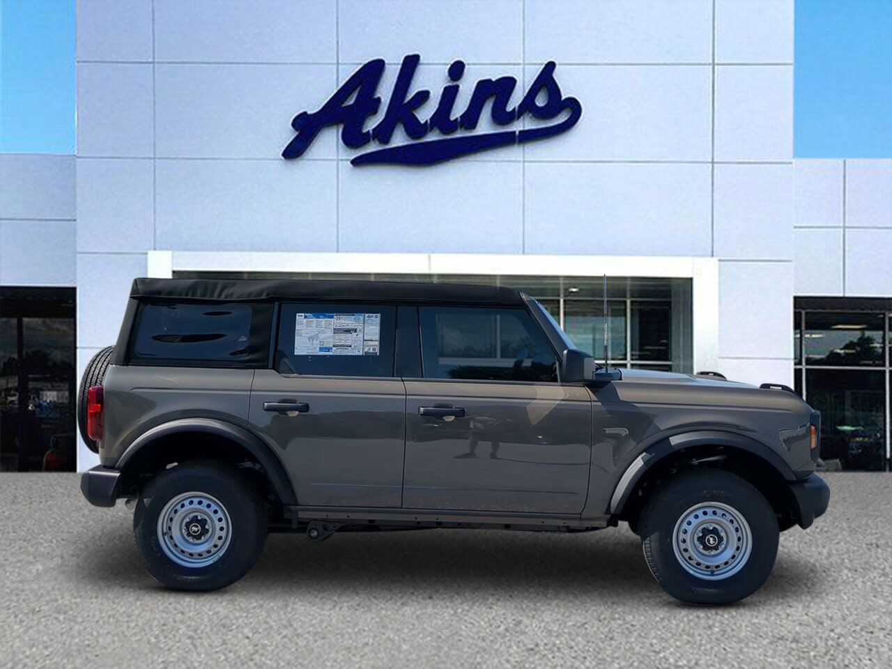 2025 Ford Bronco Base