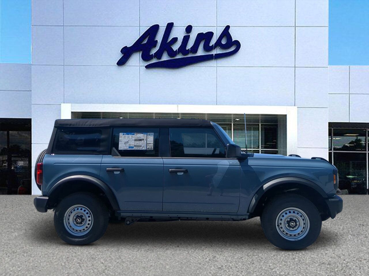 2025 Ford Bronco Base