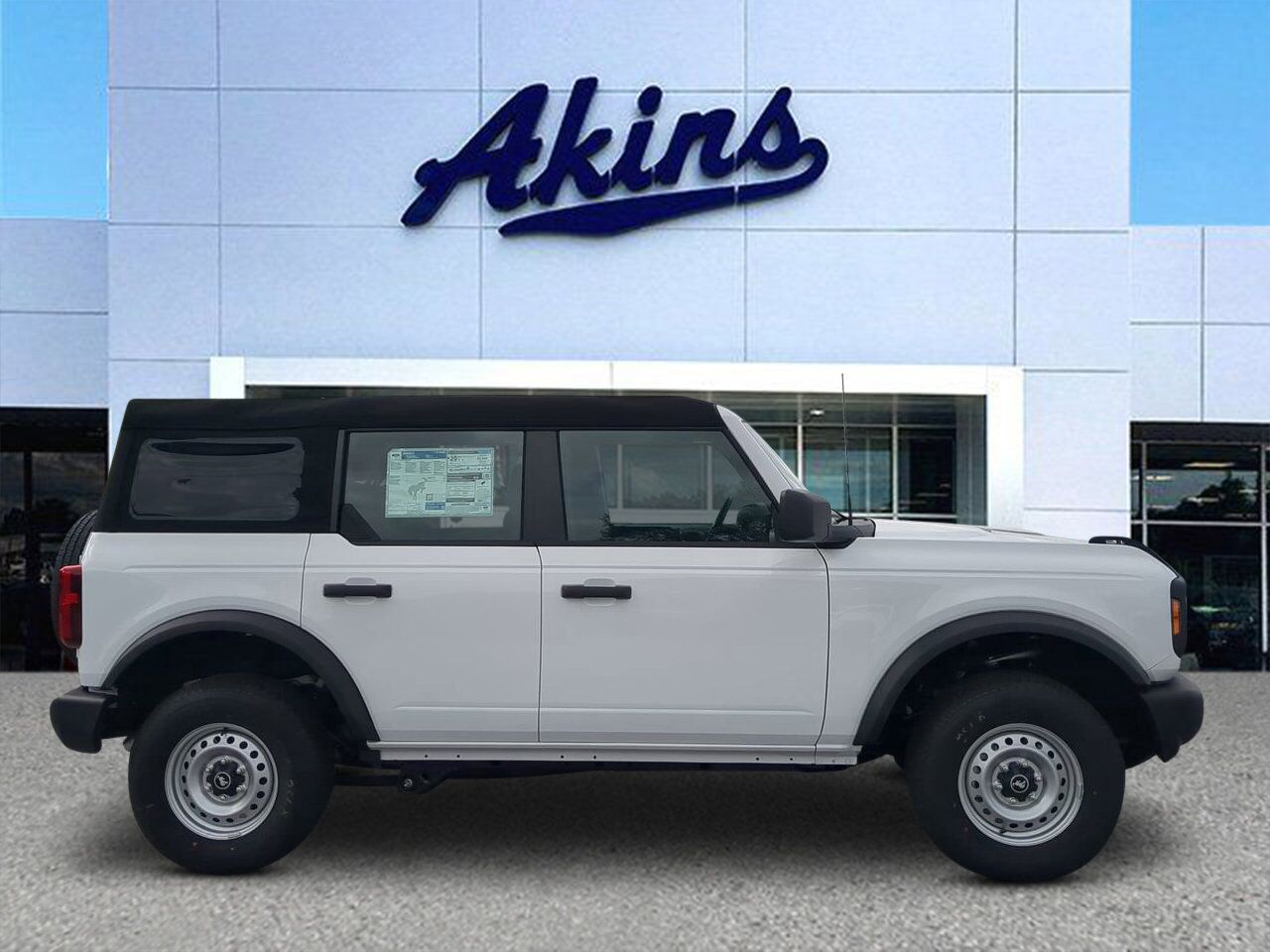 2025 Ford Bronco Base