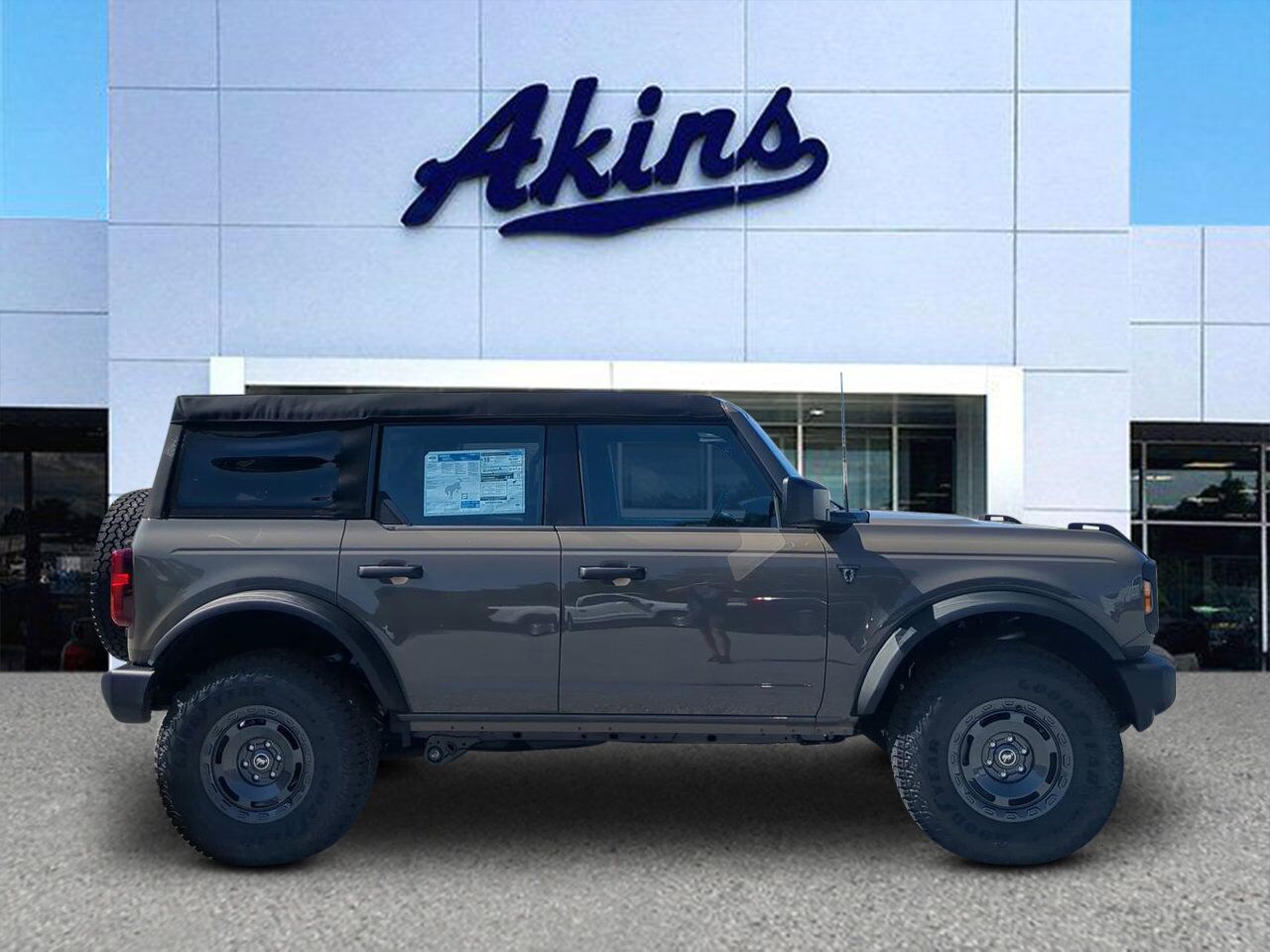 2025 Ford Bronco Base