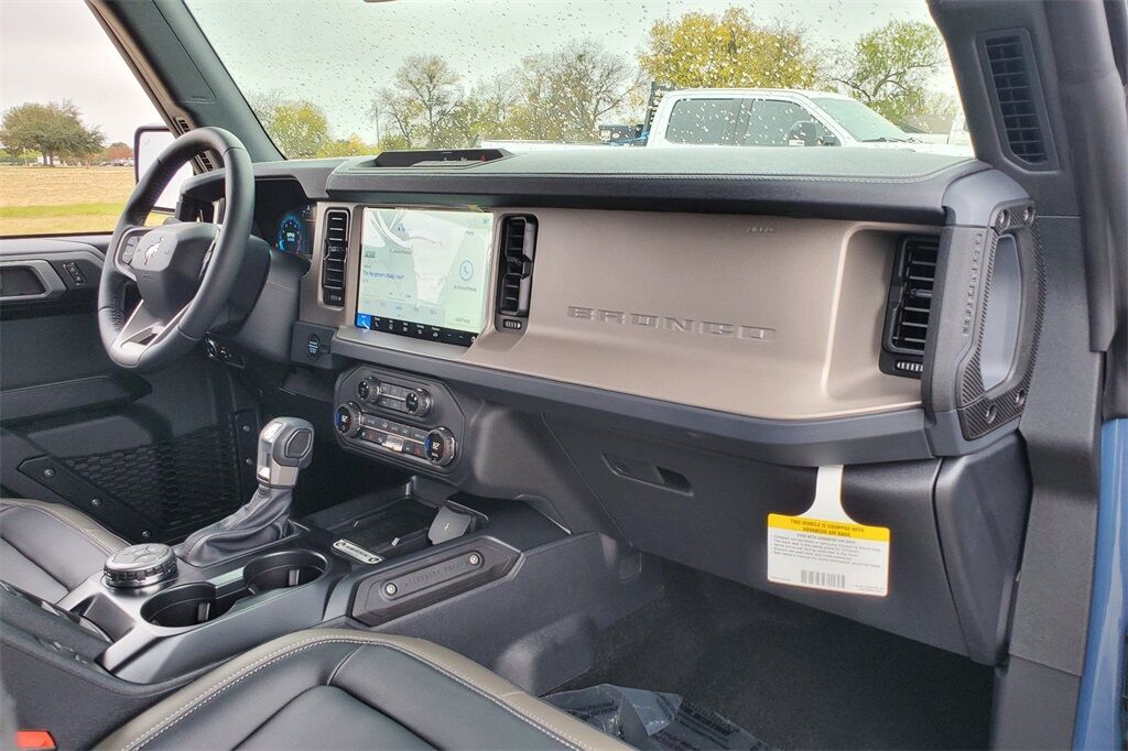2025 Ford Bronco Outer Banks Hondo TX