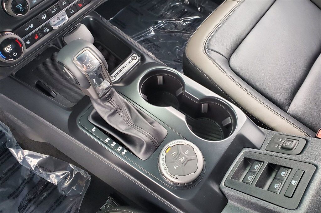 2025 Ford Bronco Outer Banks Hondo TX