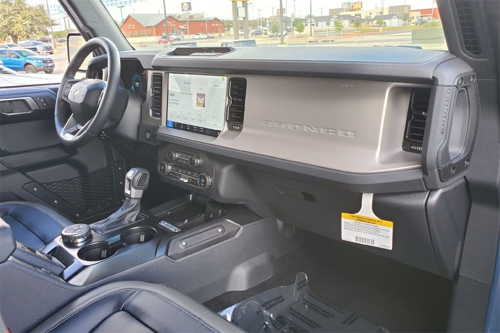 2025 Ford Bronco Outer Banks Hondo TX