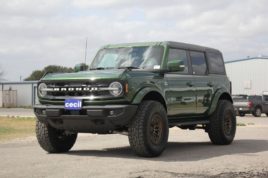 2025 Ford Bronco Outer Banks Hondo TX