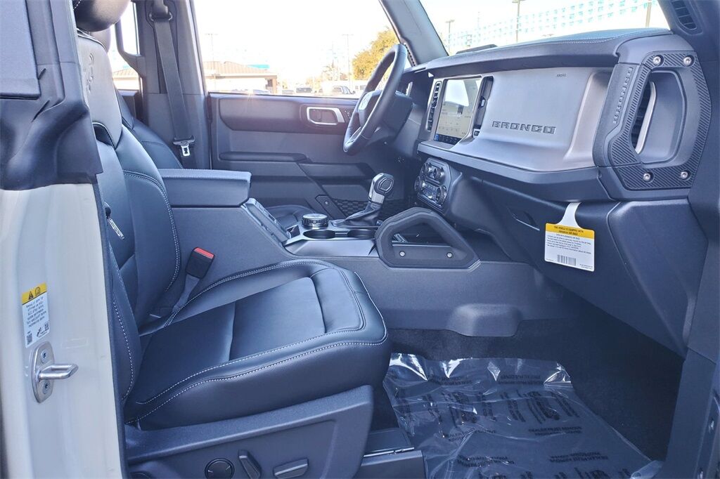 2025 Ford Bronco Outer Banks Hondo TX