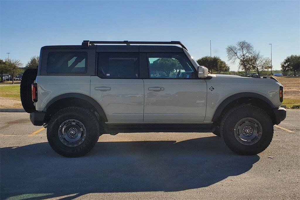 2025 Ford Bronco Outer Banks Hondo TX