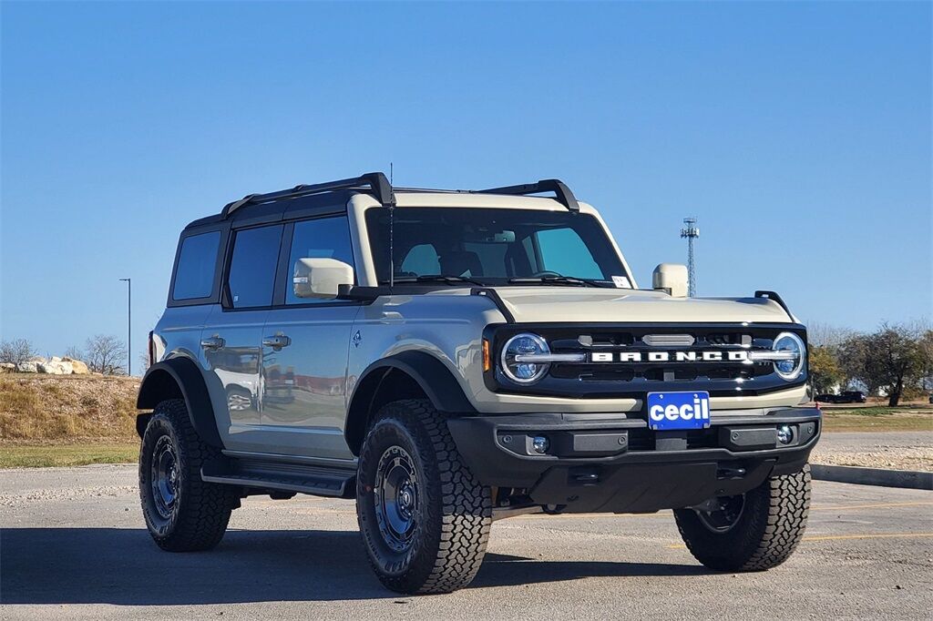 2025 Ford Bronco Outer Banks Hondo TX