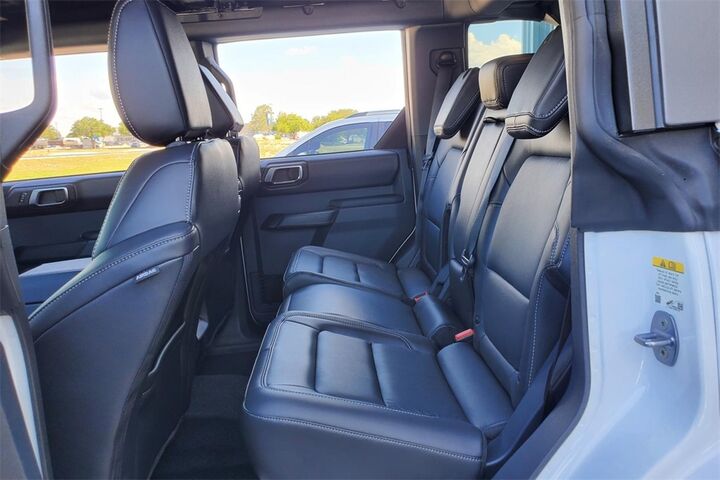 2025 Ford Bronco Outer Banks  TX