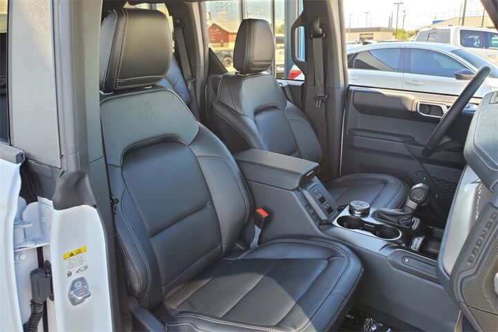 2025 Ford Bronco Outer Banks  TX