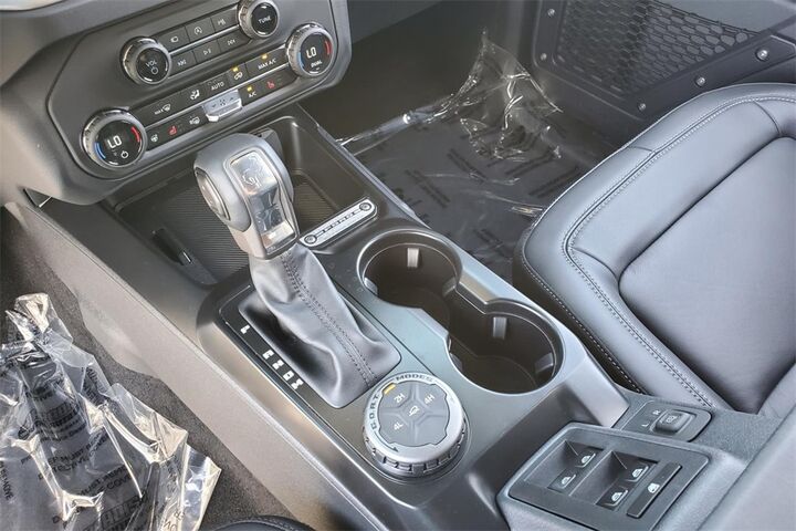 2025 Ford Bronco Outer Banks  TX