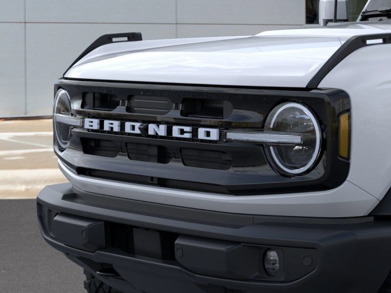 2025 Ford Bronco Outer Banks Green Bay WI