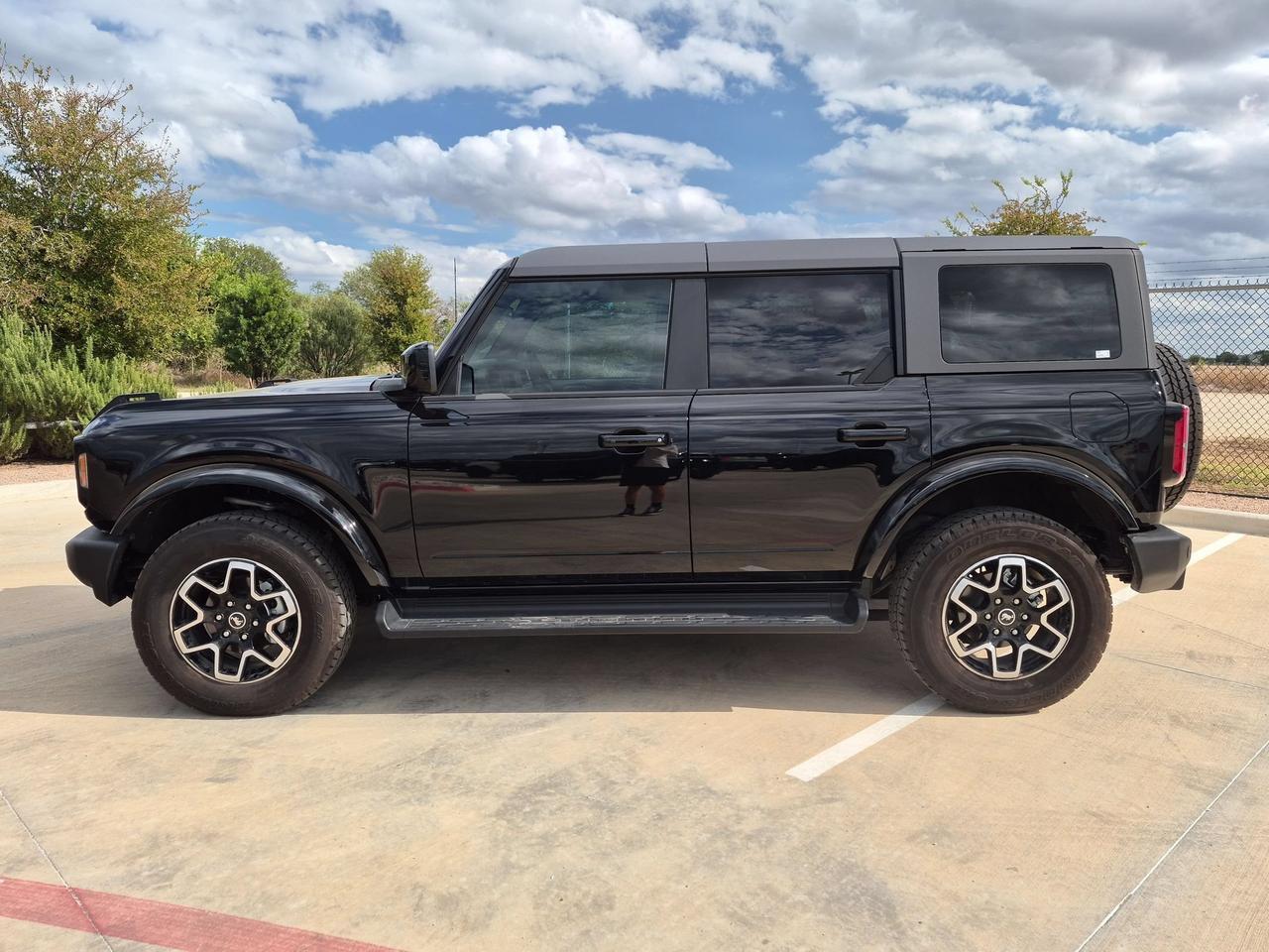 2025 Ford Bronco Outer Banks Castroville TX