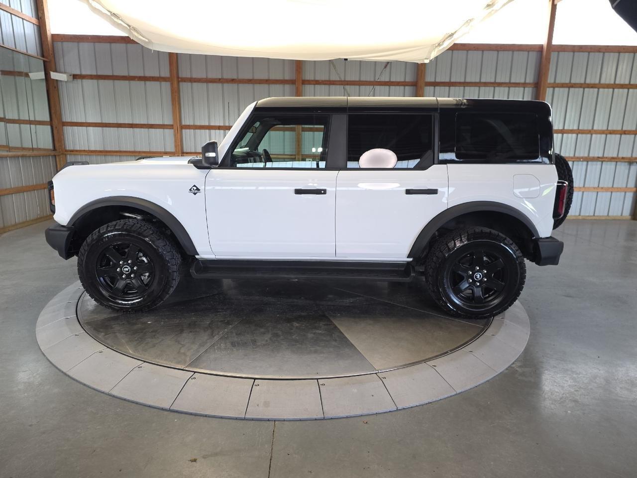 2025 Ford Bronco Outer Banks 4WD 4-door's photo