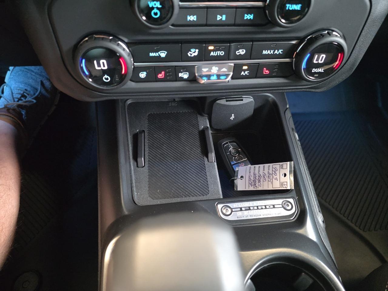 2025 Ford Bronco Outer Banks Sand Lake NY