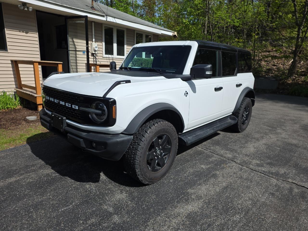 2025 Ford Bronco Outer Banks 4WD 4-door's photo