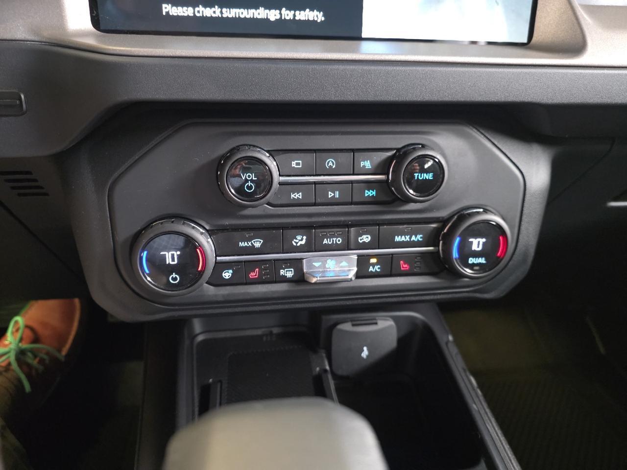 2025 Ford Bronco Outer Banks Sand Lake NY