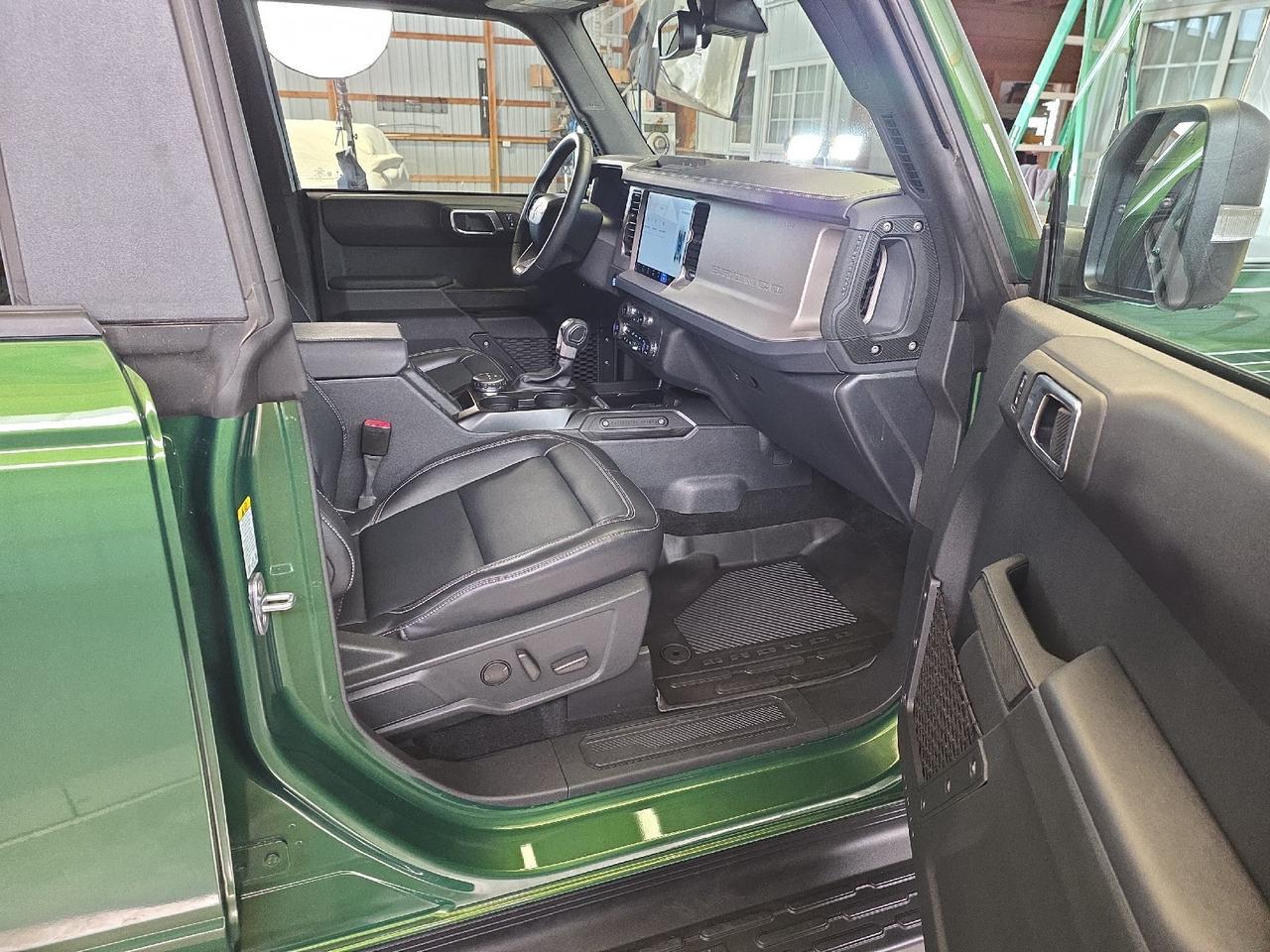 2025 Ford Bronco Outer Banks Sand Lake NY