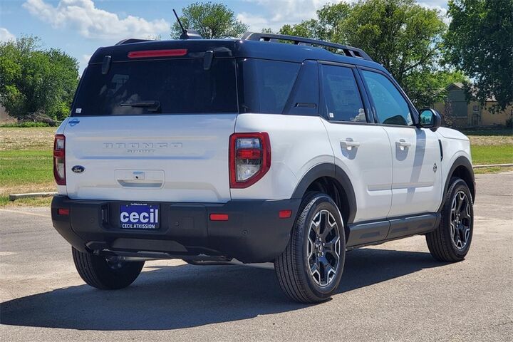 2025 Ford Bronco Sport Outer Banks  TX