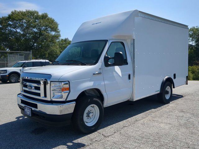 2025 Ford E-350 Rockport Winder GA