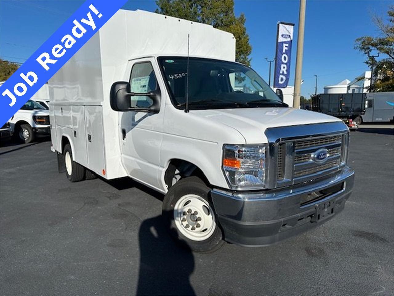 2025 Ford E-350SD