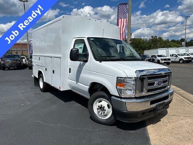 2025 Ford E-350SD