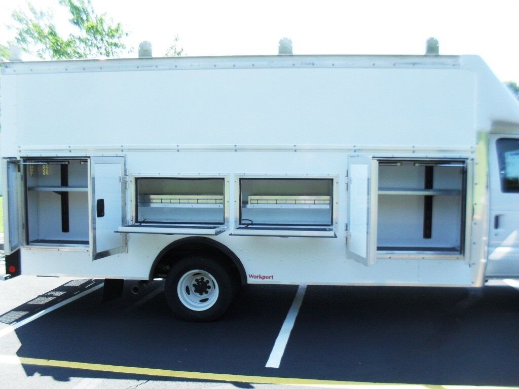2025 Ford E-450SD Base Ashland VA