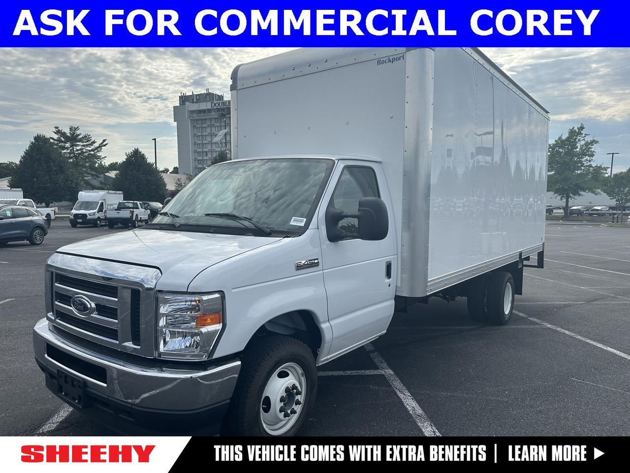 2025 Ford E-450SD Base